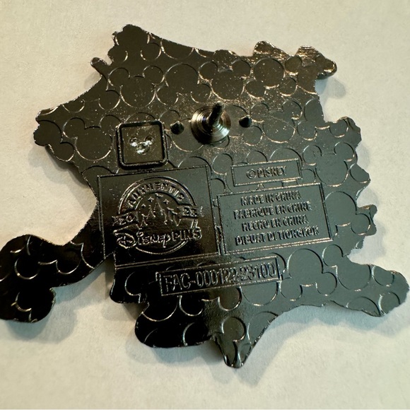 NWT. Pluto in Halloween cape
Laser print elements
Mickey icon pin back - Picture 7 of 11